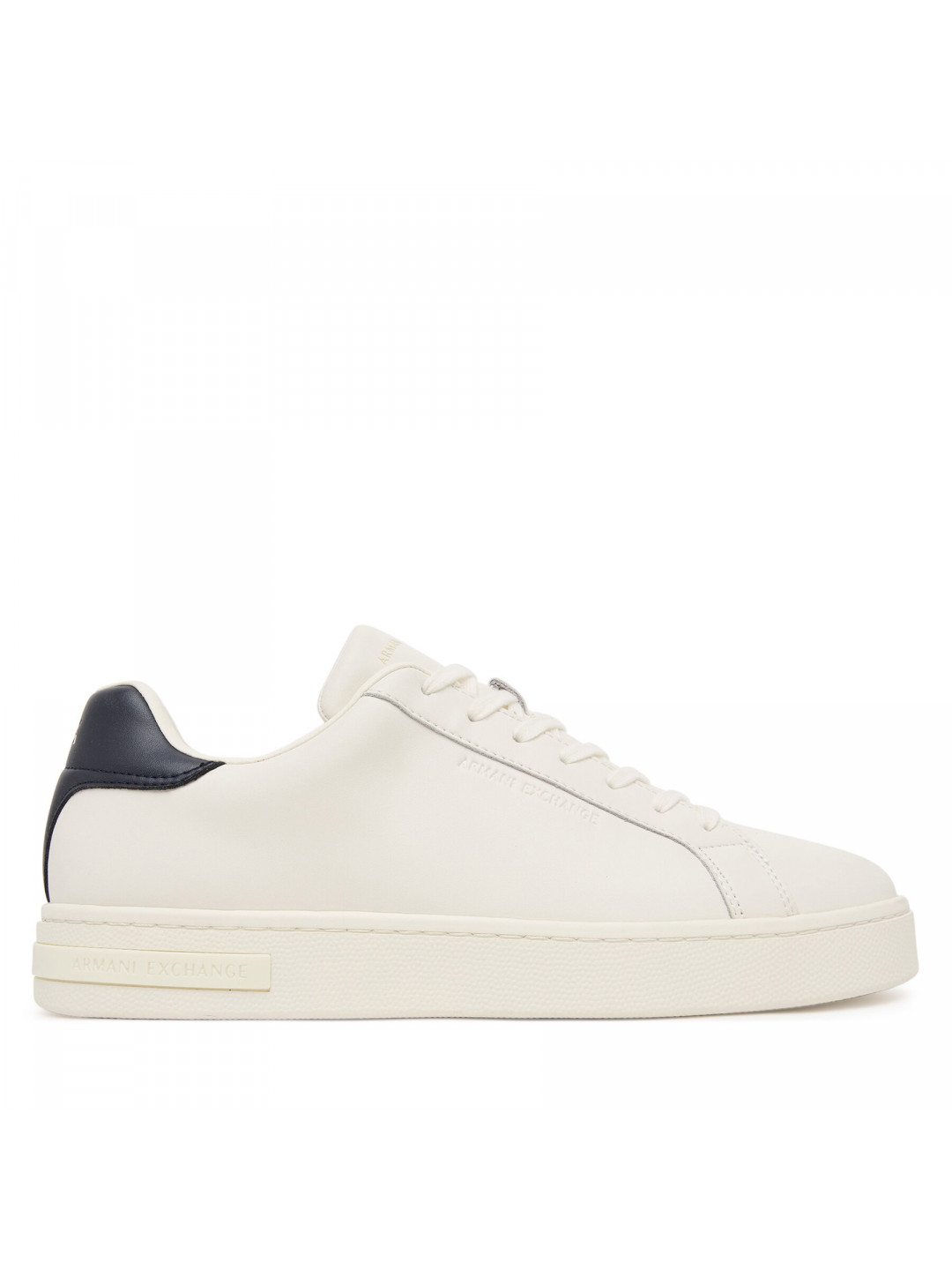 Sneakersy Armani Exchange XM000141 AF11912 M0036 Bílá